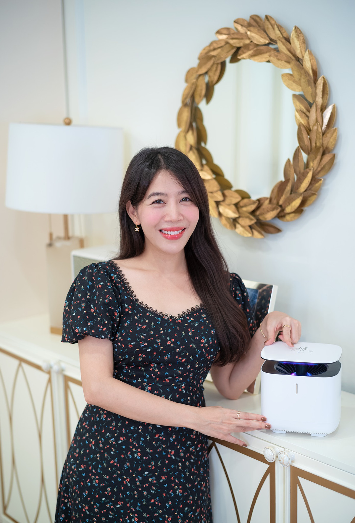 Nữ MC gốc Nghệ An khiến nhiều người ngưỡng mộ với bảng thành tích từ bé đến lớn. Cô nàng "flex" trên trang cá nhân rằng bản thân đã bắt đầu kiếm được tiền từ lúc 3-4 tuổi: "3-4 tuổi! Mình đi hát cho đài truyền hình Nghệ An và đã có những catse đầu tiên đưa cho mẹ giữ rồi. Lớn hơn, tham gia vào đội văn nghệ của nhà thiếu nhi, mình đi diễn gần như hàng tuần cùng các anh chị. Hồi đó mẹ cứ nói vui là nuôi em Diệp mẹ nỏ mất tiền đi học."