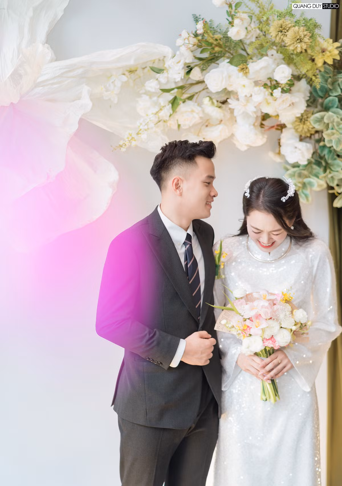 Sau lễ ăn hỏi, cả hai tổ chức lễ cưới vào ngày 2/12 tới tại quê nhà Thái Bình.