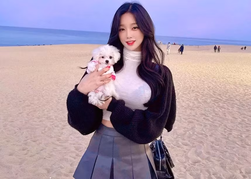 Sau thời điểm đó, cô nàng đã thu hút được lượng lớn người theo dõi trên mạng xã hội, được nhiều nhãn hàng để ý mời làm người mẫu.