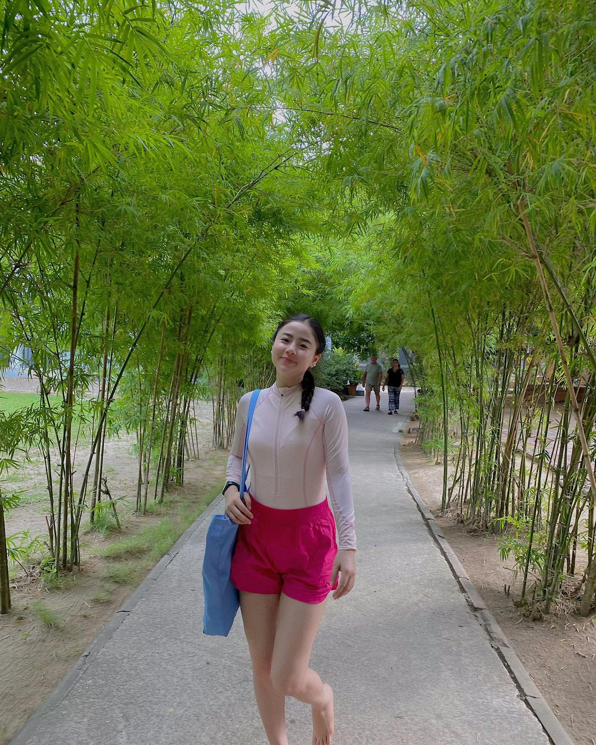 Thoát mác hot girl, hiện tại cô nàng là một hot mom chính hiệu. Hai em bé của Nam Thương cũng được nhiều nhãn hàng quảng cáo săn đón và đã có thể kiếm tiền cùng bố mẹ.