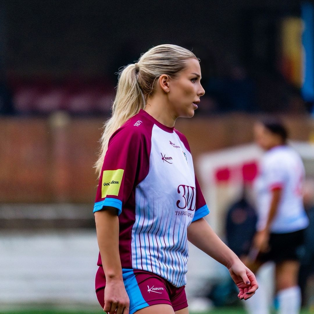 Trong trận đấu này, nữ cầu thủ số 10 không có quá nhiều đất diễn trước một lối chơi có phần sắc sảo và nhỉnh hơn đến từ đối thủ.