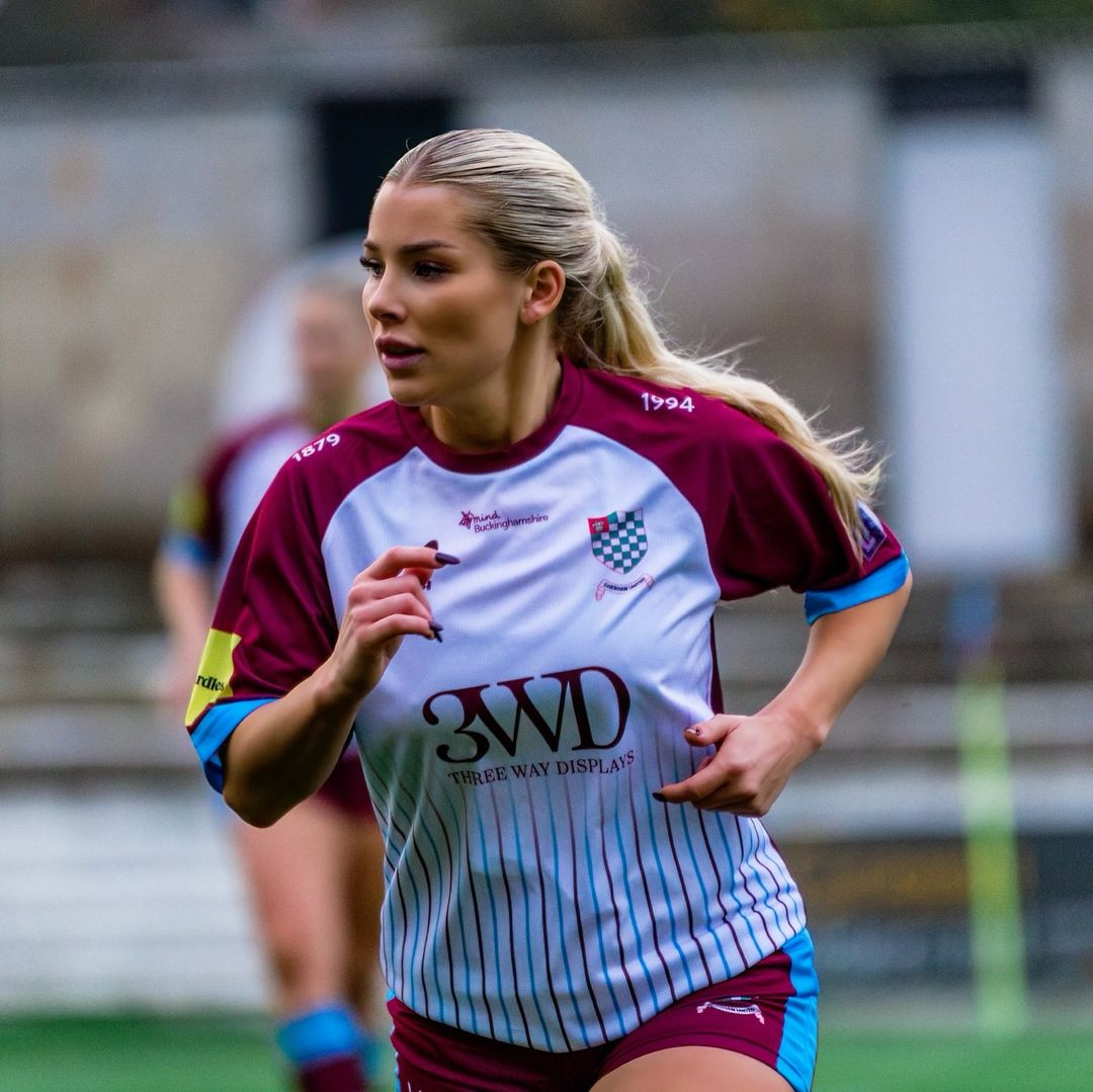 Trong trận đấu gần đây nhất trong màu áo đội tuyển Chesham United, Madelene Wright đã có thất bại 1-3 trước đối thủ là Chatham Town.