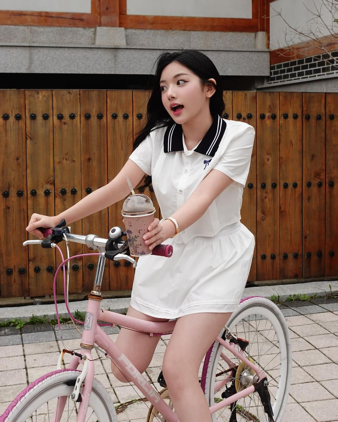 Trên kênh Tiktok, cô nàng vẫn chăm chỉ đăng tải những video mukbang, thu hút hàng triệu lượt xem. (Ảnh: IGNV)