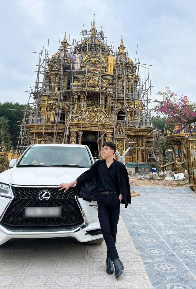 Tiết lộ thêm về con dâu, anh Thoan kể gia đình rất ưng ý vì tính cách và ngoại hình của Kiều Trang đều được.