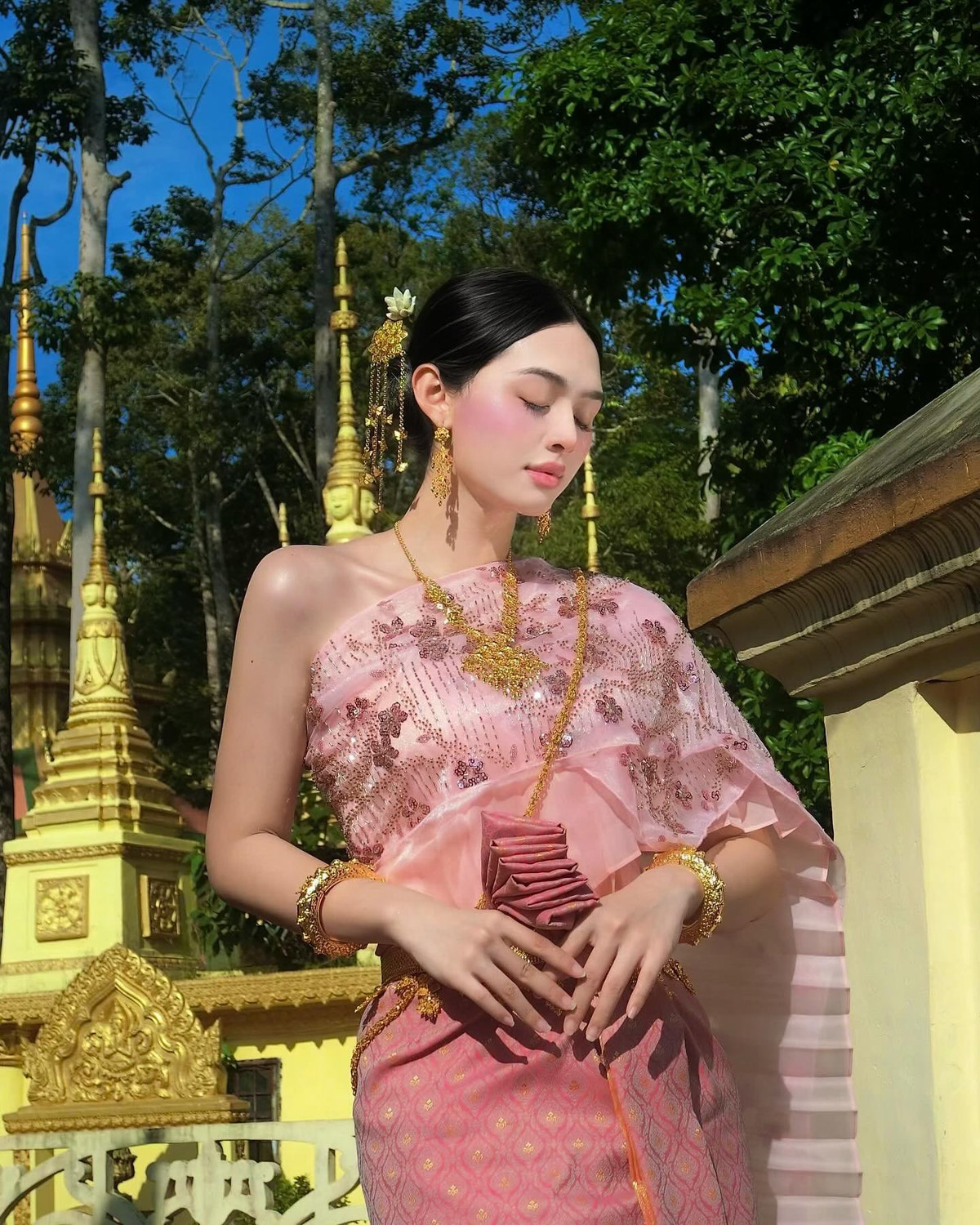 Cô nàng sở hữu ngoại hình mảnh mai.