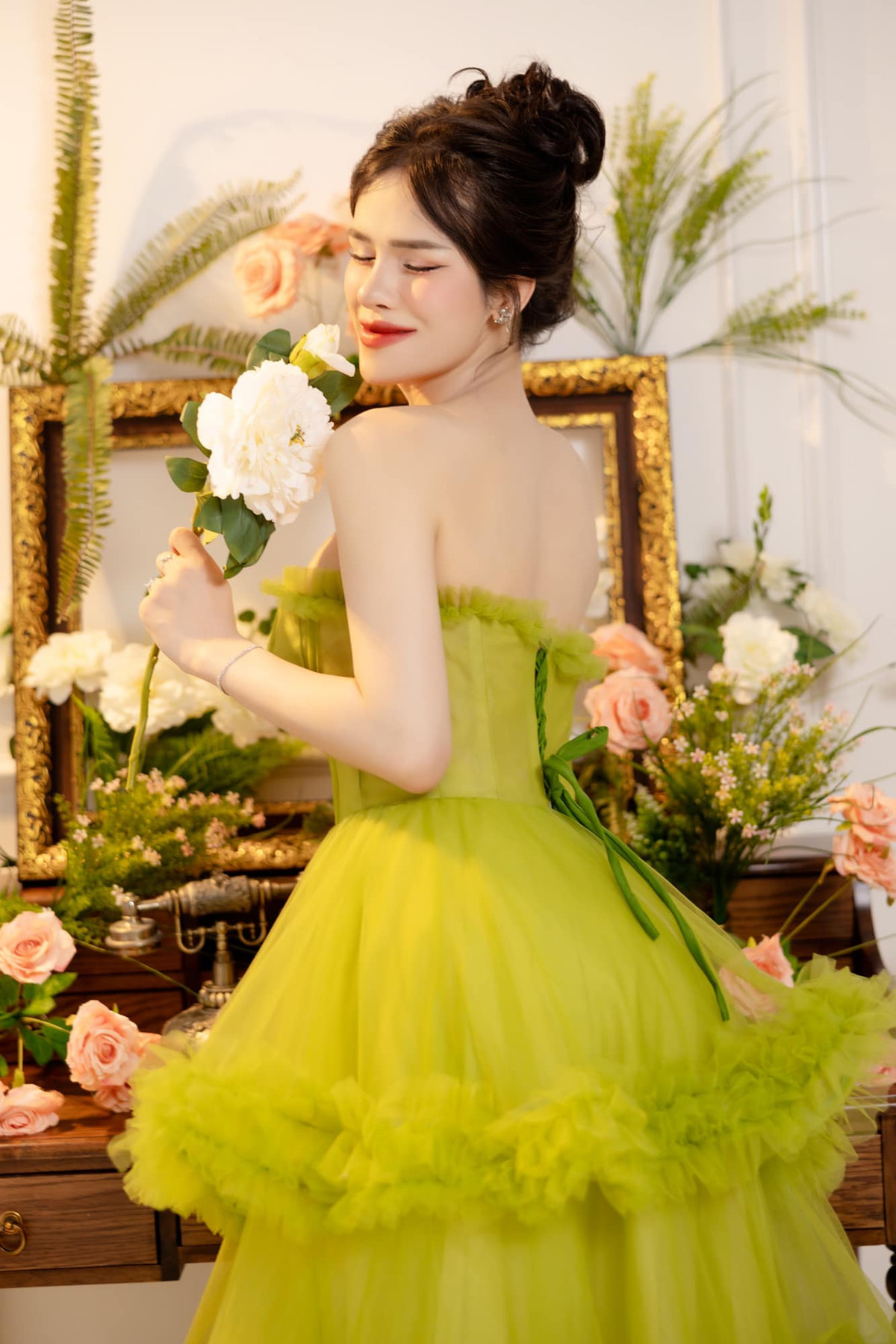 Trần Đức Bo còn là cái tên gắn với những phát ngôn sốc về chuyện tình cảm như tiết lộ vẫn thích con gái, hôn môi một cô gái...