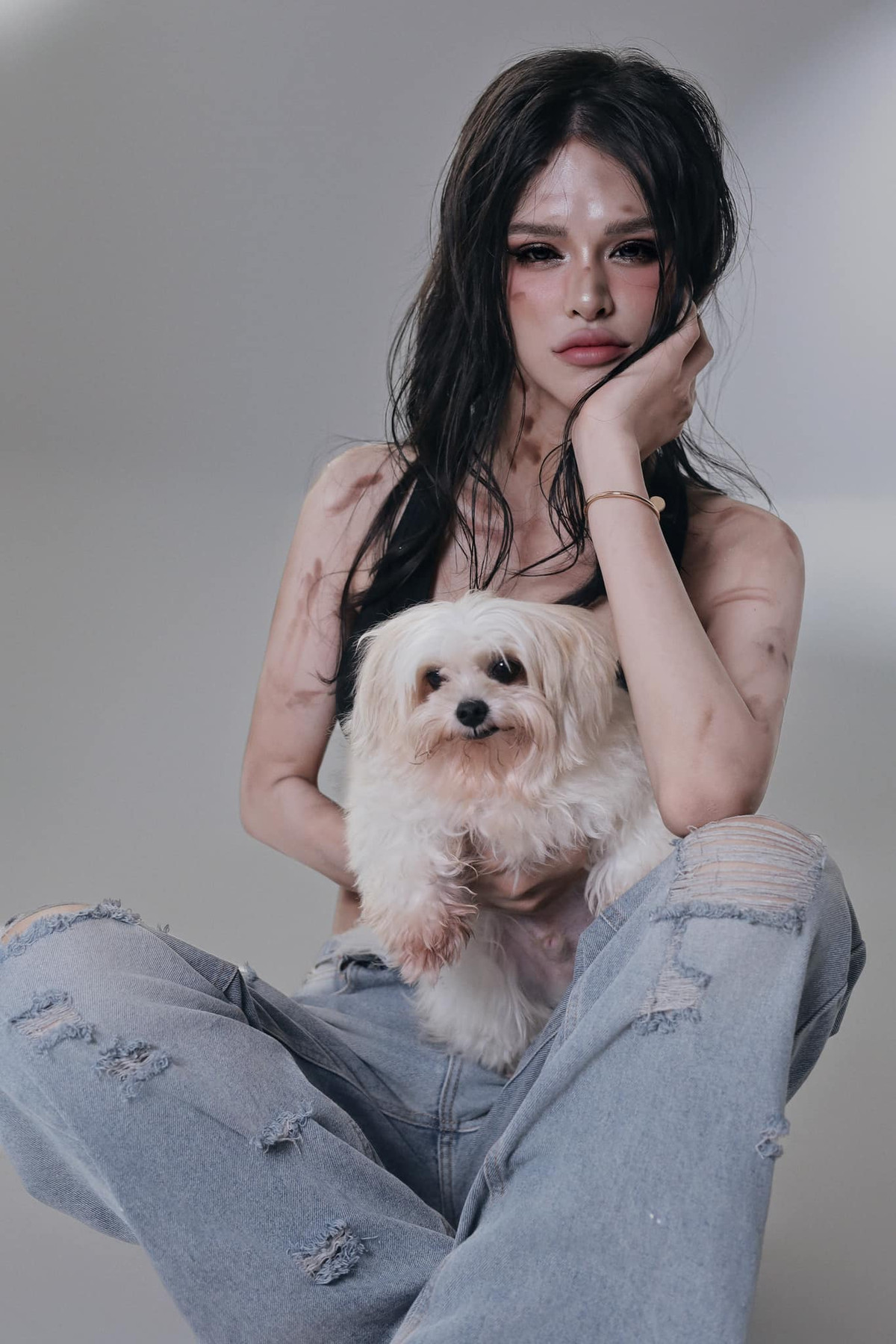 Trần Đức Bo là hiện tượng mạng nổi lên từ năm 2017 gắn với những trend gây tranh cãi cùng clip nhún nhảy "mèo méo meo".