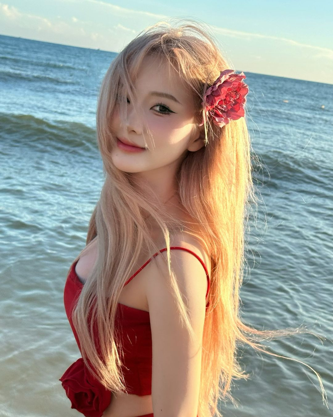 Tiktoker Diệu Linh có tên thật là Nguyễn Diệu Linh, sinh năm 2004. Cô nàng sở hữu gương mặt với những đường nét non nớt tựa như học sinh cấp 2.