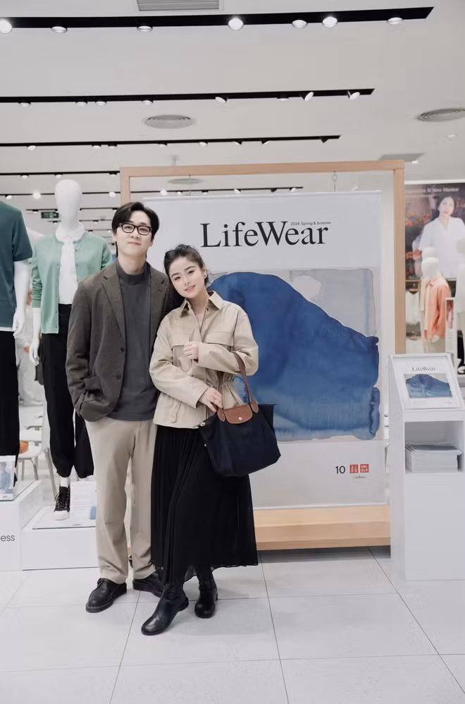 Thế nhưng giờ đây, cô lại được nhiều người ngưỡng mộ khi có mọi thứ, từ sự nghiệp đến chồng chiều, 2 con ngoan và giỏi ở tuổi U30.