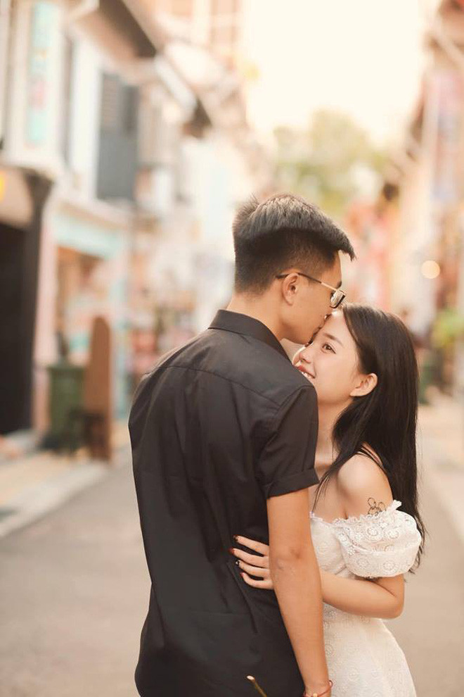 Một trong những mối tình của Linh Ngọc Đàm khiến nhiều người tiếc nuối nhất là mối tình với Bụt (Duy Nhỏ). Bụt xuất hiện rất thường xuyên trong các video của cô và luôn là người chiều chuộng, nâng niu cũng như chi tiền sắm đồ hiệu cho Linh Ngọc Đàm. Sau hơn 1 năm quen nhau, cặp đôi đã chính thức "giải tán" với lý do được Linh Ngọc Đàm chia sẻ là: "Không có thời gian chăm sóc cho nhau nên chẳng khác gì tình đồng chí". Hiện tại Duy Nhỏ đã kết hôn với hot girl Huyền 2k4.