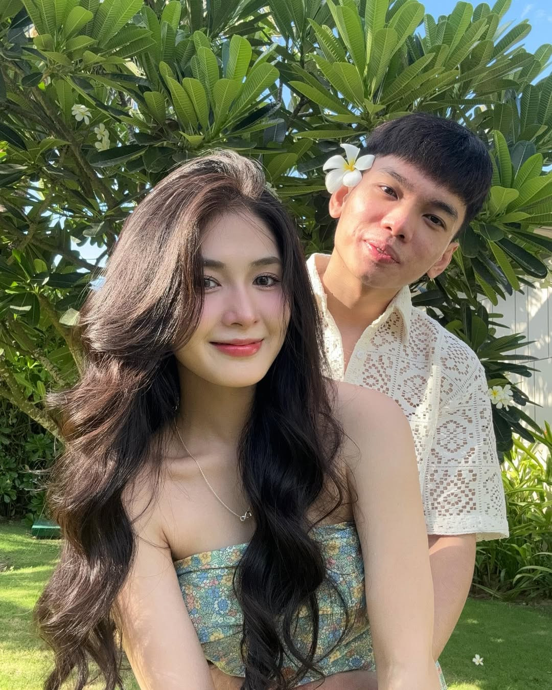 Cô có mối tình khá ồn ào với anh chàng game thủ Fish. Cặp đôi từng 2 lần quay lại sau khi tuyên bố chia tay. Thậm chí có lúc, chàng game thủ còn có động thái "block" gái xinh trên mạng xã hội. (Ảnh: IGNV)