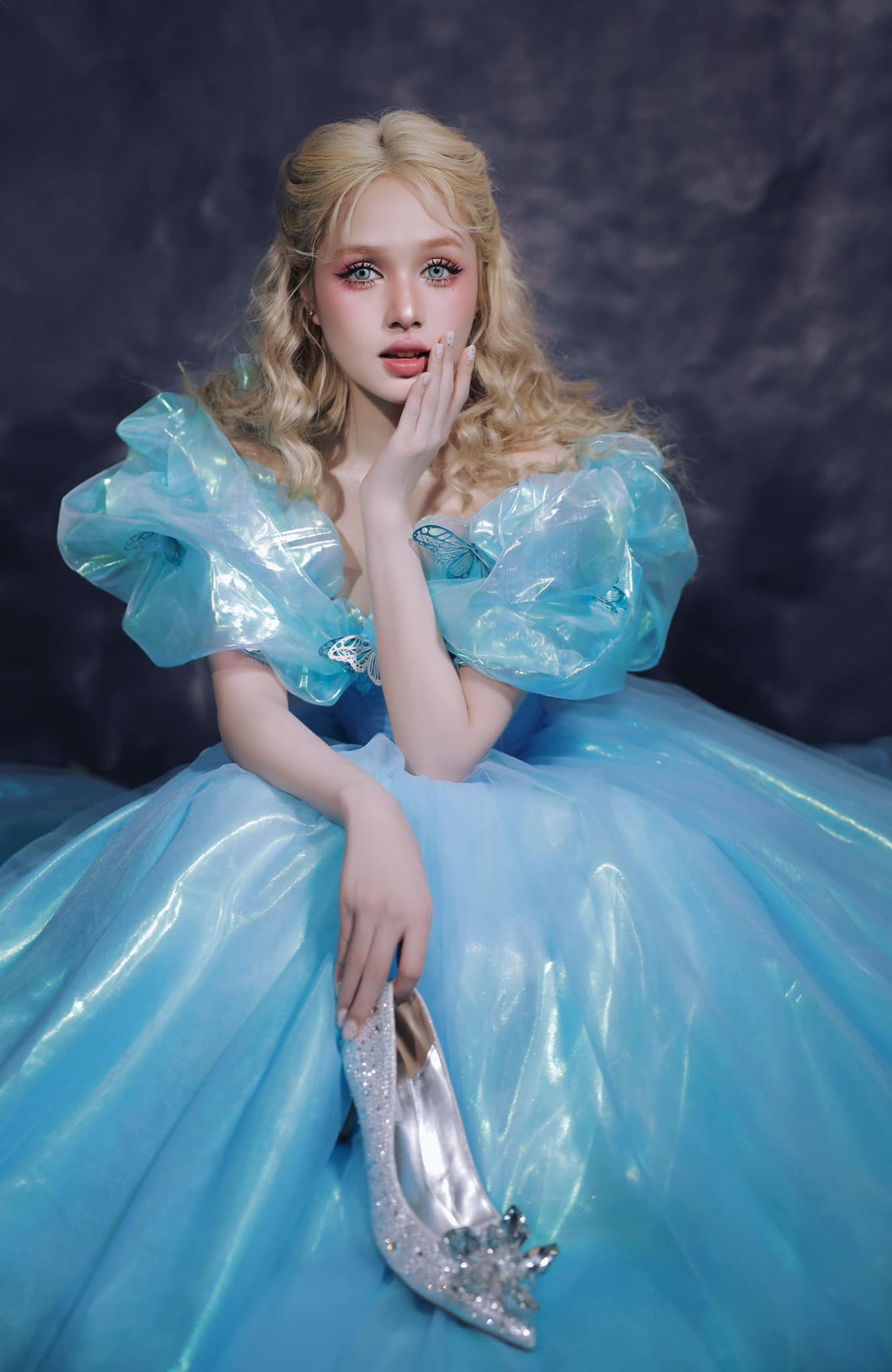 Thời gian gần đây, Xoài Non được nhận xét thăng hạng về cả nhan sắc lẫn phong cách thời trang.