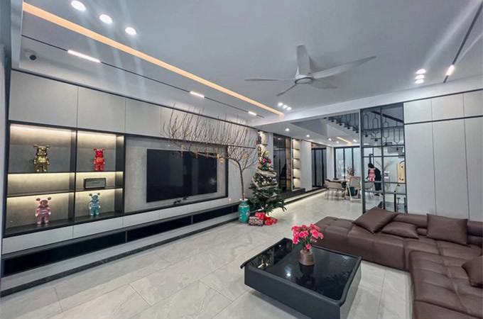 Ngoài căn nhà mới xây ở quê, hồi giữa năm 2022, Xuân Mạnh cũng xây thêm căn nhà riêng của hai vợ chồng ở TP Vinh (Nghệ An).