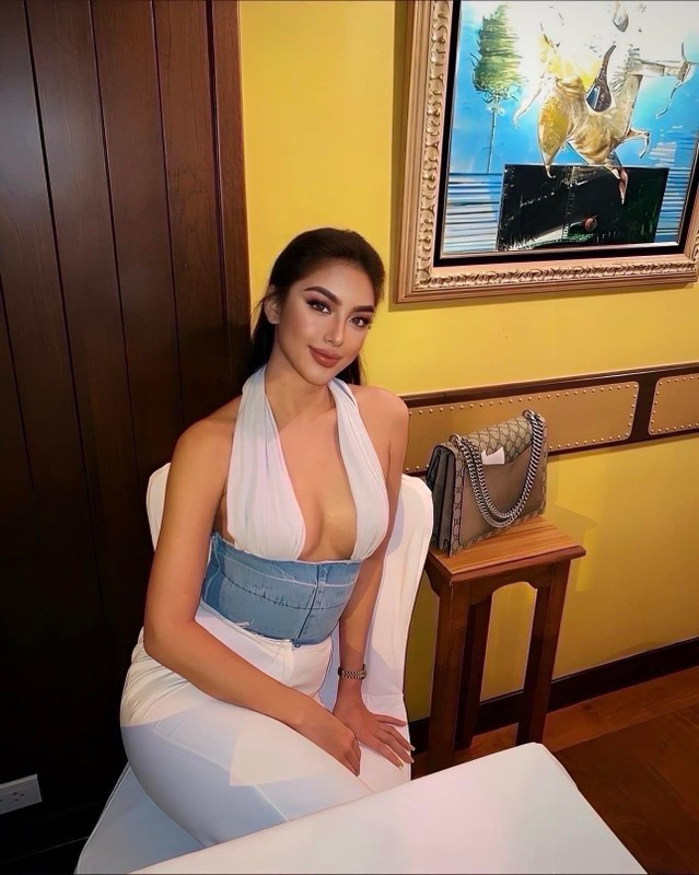 Hiện Hồng Thanh đã ẩn/xóa đi bài đăng công khai tình cảm với Bivi Vũ. Anh cũng không lên tiếng khi bạn gái vướng vào ồn ào phông bạt.