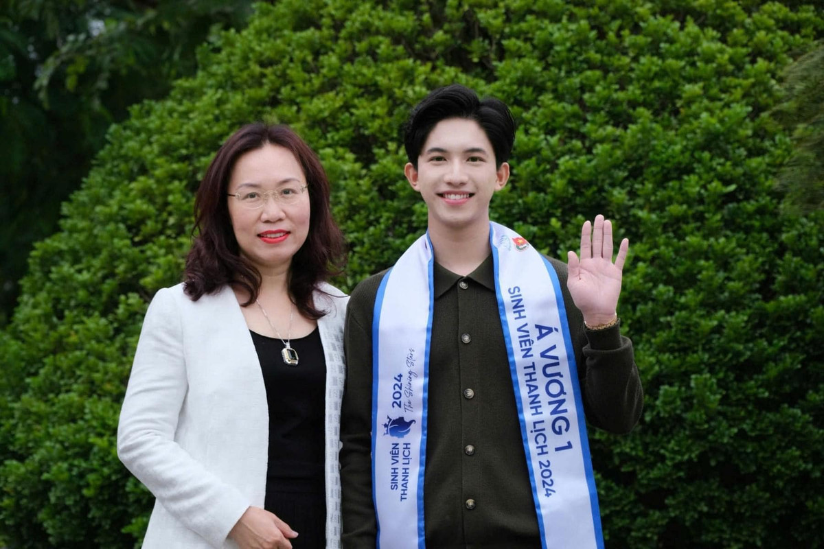 Nam sinh người Nghệ An trước đó còn được biết đến với danh xưng "Anh giáo gen Z" với những chia sẻ về học tập trên MXH.