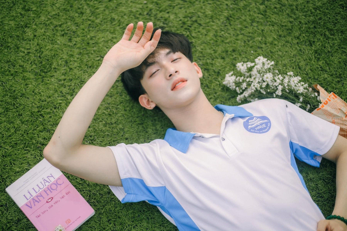 Đoạt ngôi Á vương 1 cuộc thi"Sinh viên thanh lịch" năm 2024, nam sinh gây ấn tượng với khoảnh khắc lúc nhận giải.