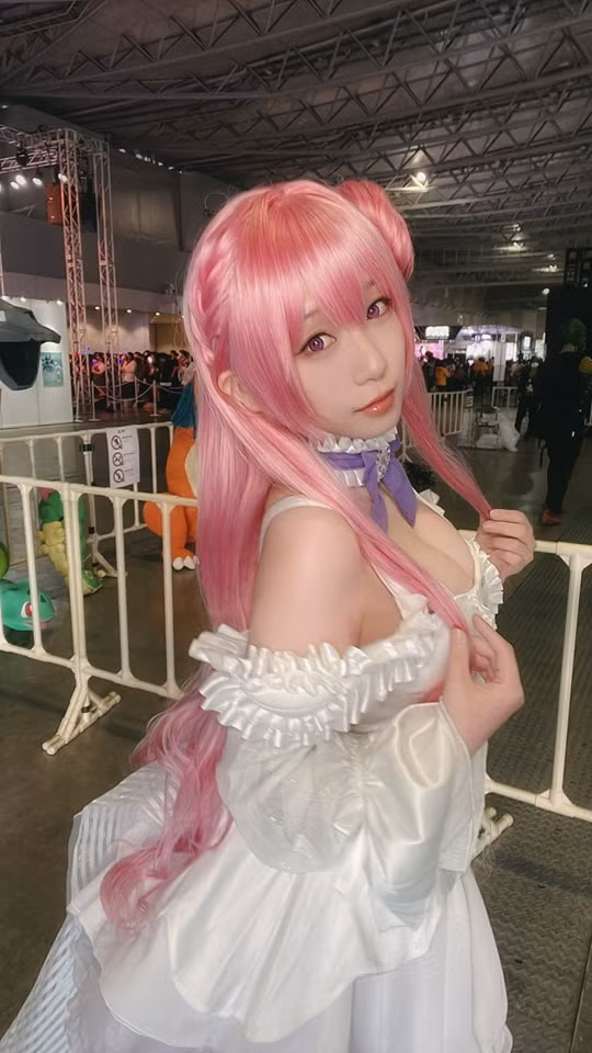 Theo đuổi sự nghiệp cosplay, Iori Moe hiện tại là gương mặt nổi bật không chỉ riêng Nhật Bản mà còn nhiều quốc gia châu Á nhờ vẻ ngoài ấn tượng.