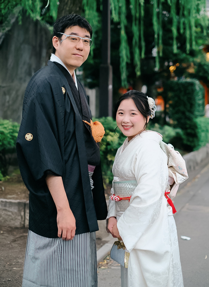 Chia sẻ về phản ứng của hai bên gia đình, Linh cho biết ngay lần đầu về ra mắt nhà Abe Kazuma, cô đã được bố mẹ anh hết mực yêu thương, quý mến và xem như con gái trong nhà.