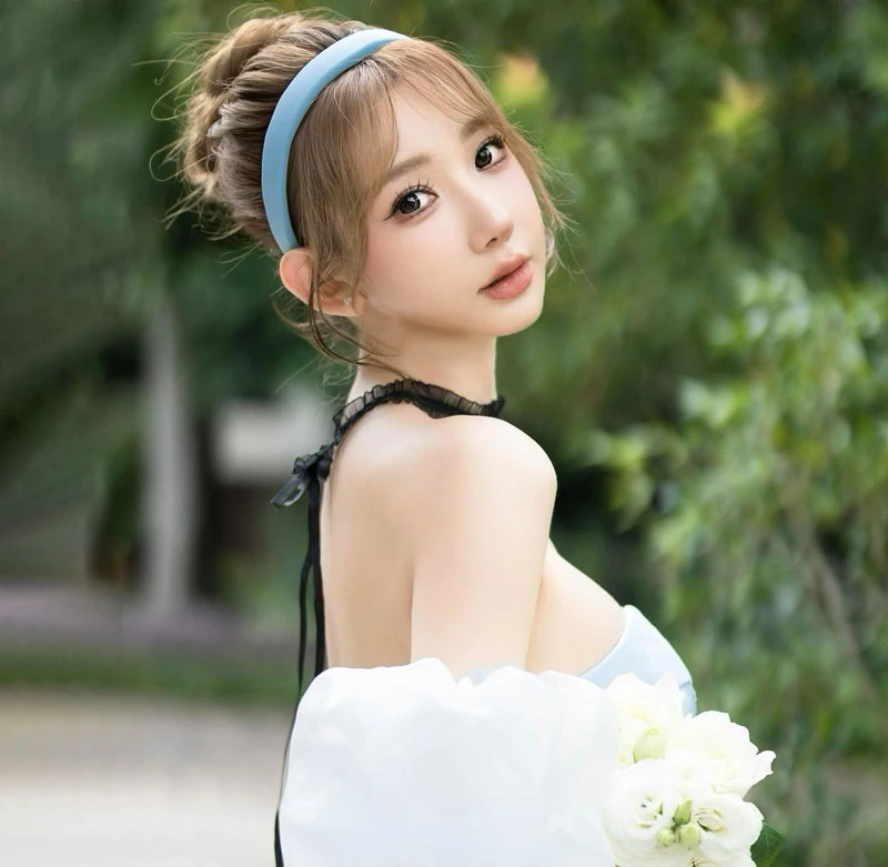 Ở tuổi 29, không thể phủ nhận rằng, Tạ Chỉ Huệ vẫn sở hữu nhan sắc vô cùng xinh đẹp, trẻ trung. Cô vẫn nhận được rất nhiều sự quan tâm từ netizen. (Ảnh: IGNV)