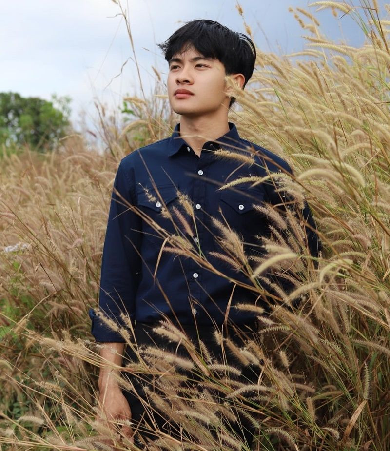 Lê Tuấn Khang (SN 2002, Sóc Trăng) được khán giả biết đến là TikToker nổi tiếng. Hiện tại anh có hơn 5 triệu người theo dõi.