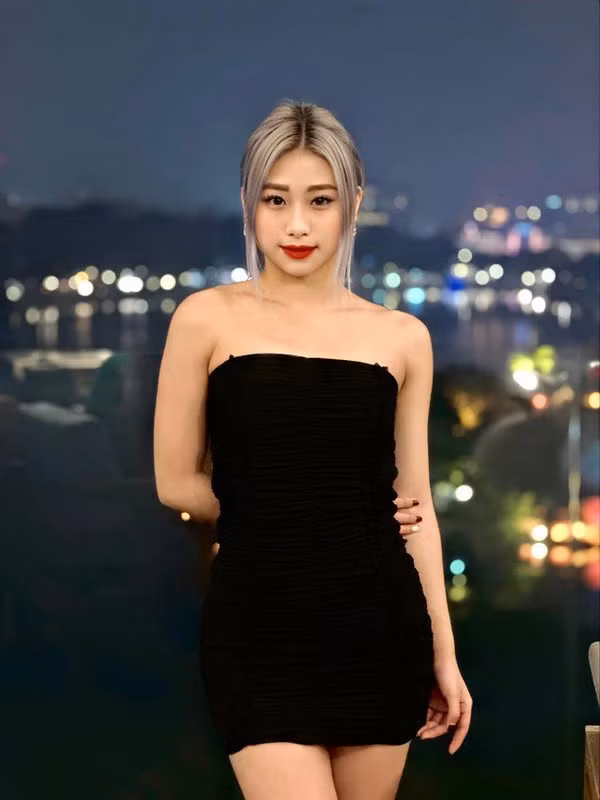 Louis Phạm (tên thật Phạm Như Phương) trước đây từng là một tài năng triển vọng của đội tuyển thể dục dụng cụ Việt Nam. Tuy nhiên, cô đã tuyên bố giải nghệ ở tuổi 20 với những lời tố cáo về việc giáo viên ăn chặn tiền thưởng.