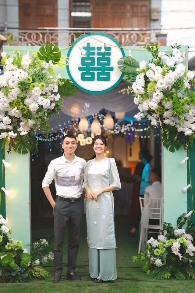 Tuy nhiên, sau tất cả, bên cạnh những màn "troll" chính chủ thì cũng có người có tâm thực sự, tặng chủ nhân bức ảnh một tấm ảnh photoshop đúng ý. (Ảnh: Linh Thùy Vũ)