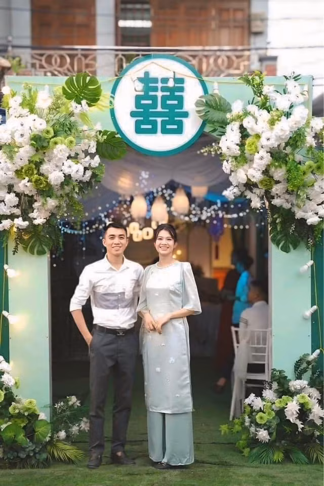 Tuy nhiên, sau tất cả, bên cạnh những màn "troll" chính chủ thì cũng có người có tâm thực sự, tặng chủ nhân bức ảnh một tấm ảnh photoshop đúng ý. (Ảnh: Linh Thùy Vũ)