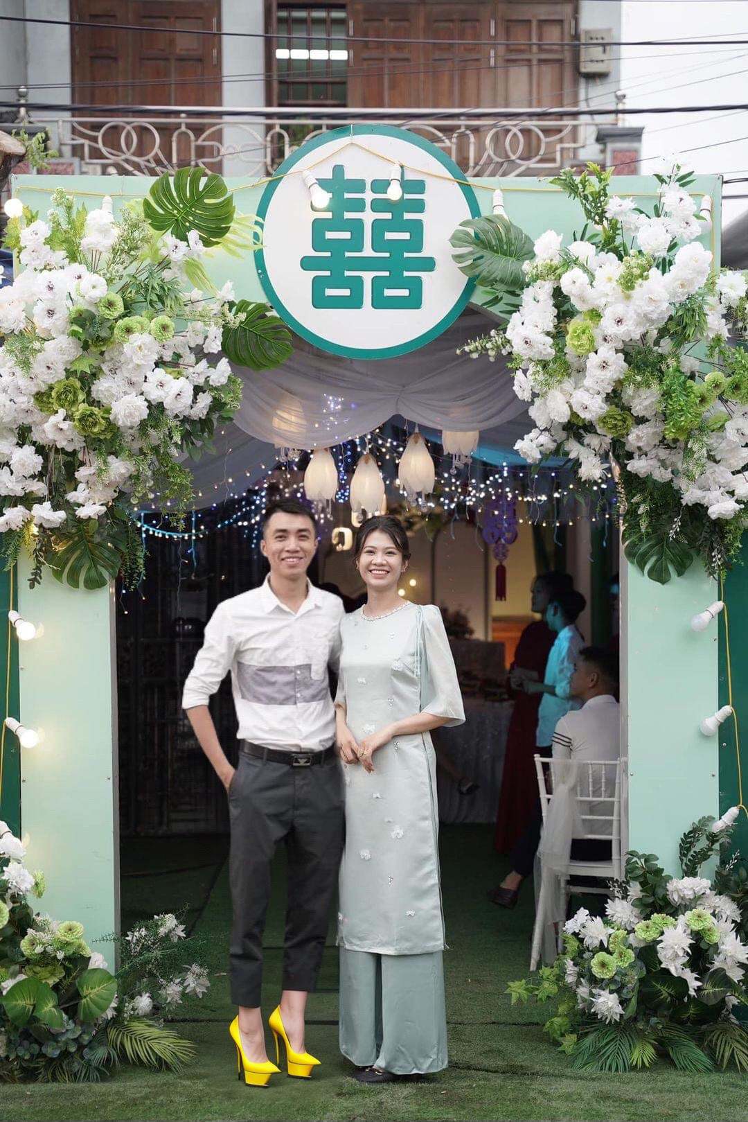 Muốn cao ư, chỉ cần mang thêm đuôi giày cao gót 20cm là được.