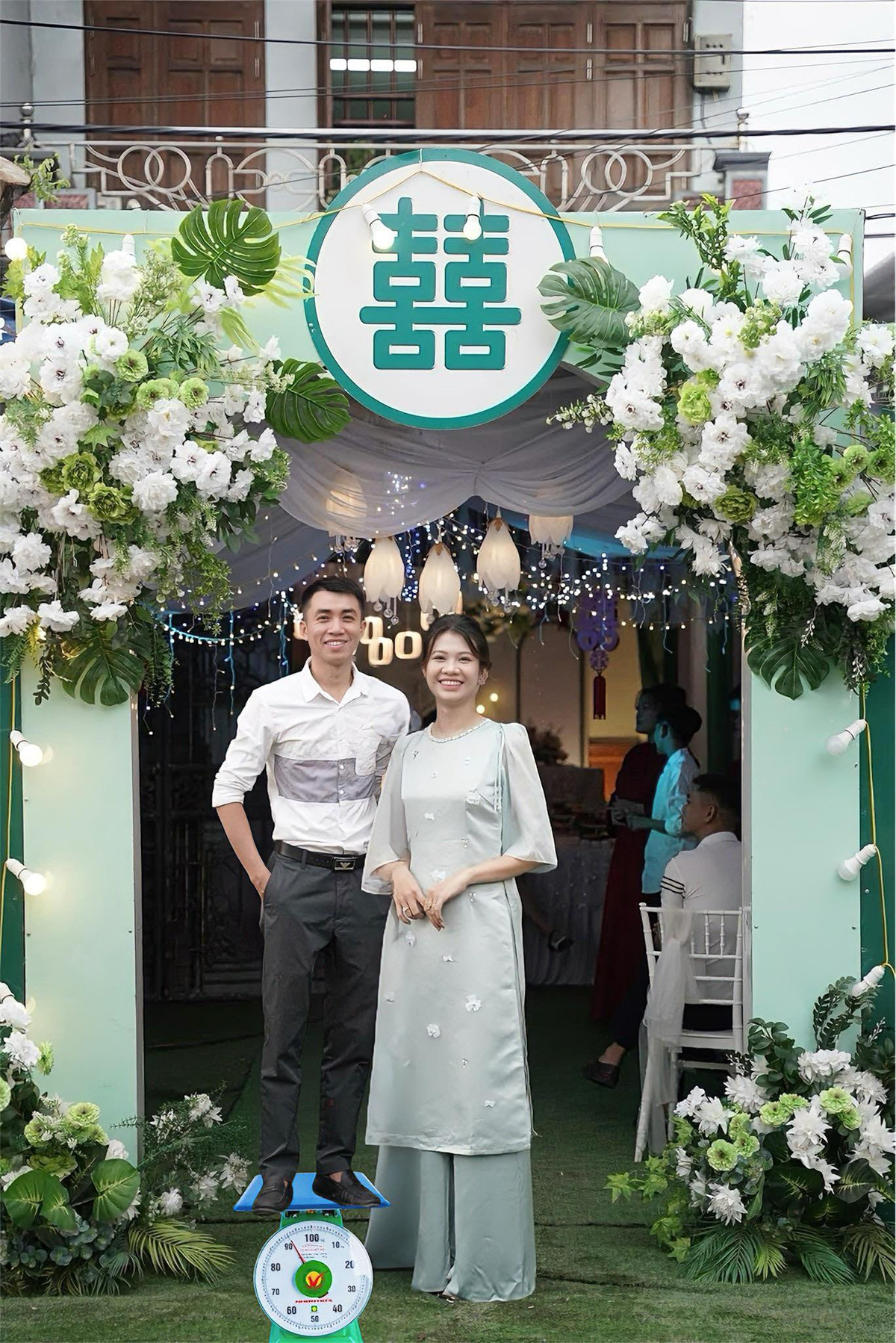 Rất nhanh, nhiều người đã lập tức "giúp đỡ" chính chủ. Thế nhưng nhìn thành quả thế này không biết cô gái nên khóc hay cười.