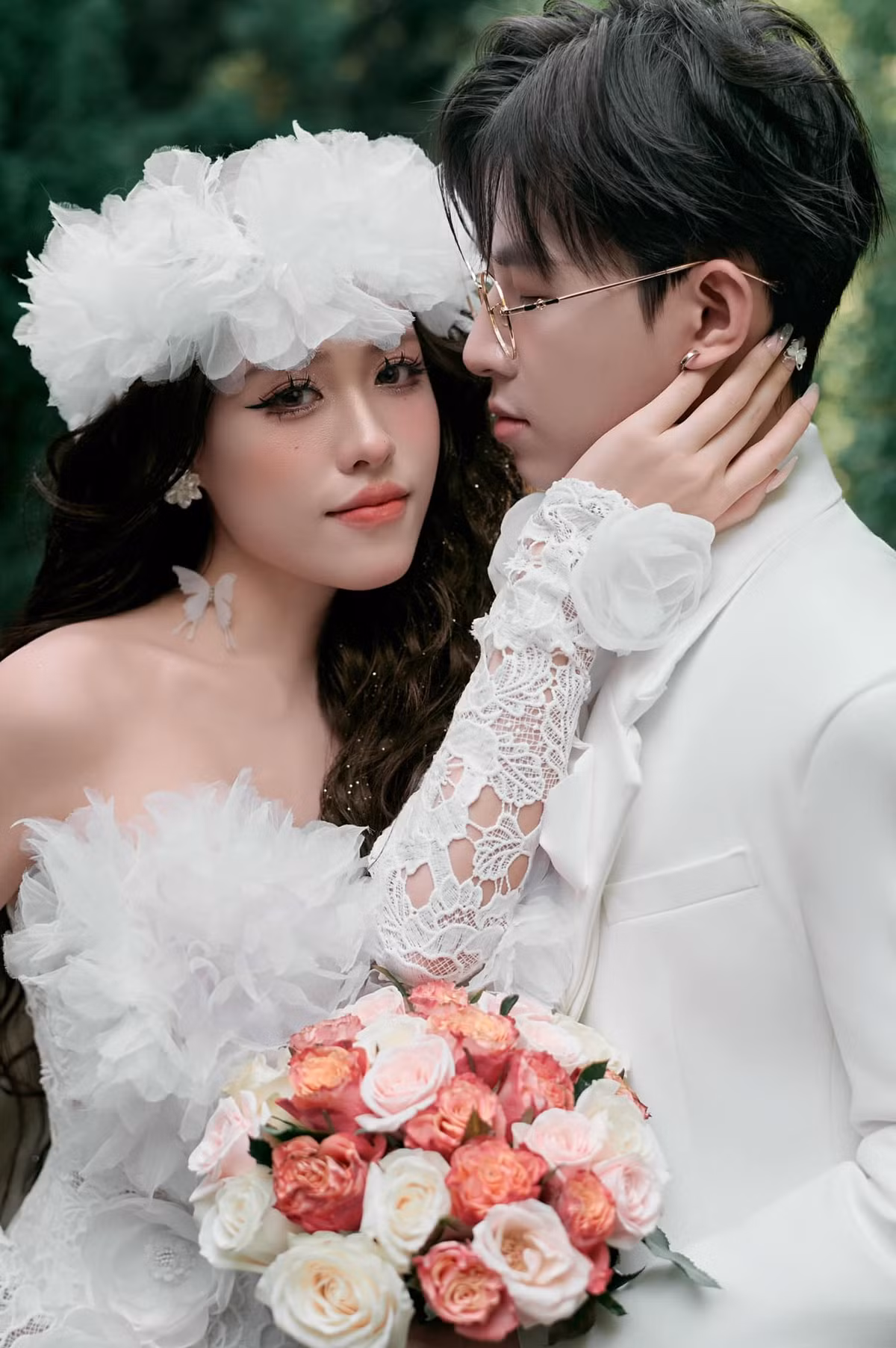 Sau khi chia tay Dương Duy, Trà Đặng quen với Phạm Hưng và cả hai đã có bé gái đầu lòng vào cuối năm 2023.