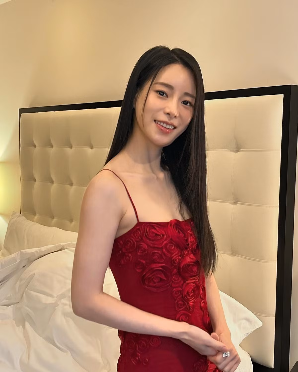 Ngoài ra, cô còn thích chơi thể thao, trong đó có bộ môn golf. Trong chuyến nghỉ dưỡng tại Nha Trang, cô nàng cũng tranh thủ check-in trên sân golf.