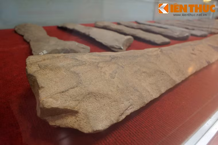 Đến nay, nhiều bí ẩn về những bộ đàn đá cổ vẫn chưa được hé lộ. Việc nghiên cứu về loại nhạc cụ độc đáo này vẫn tiếp tục được tiến hành, hứa hẹn đem lại những kiến thức mới về nước Việt Nam thời cổ đại.