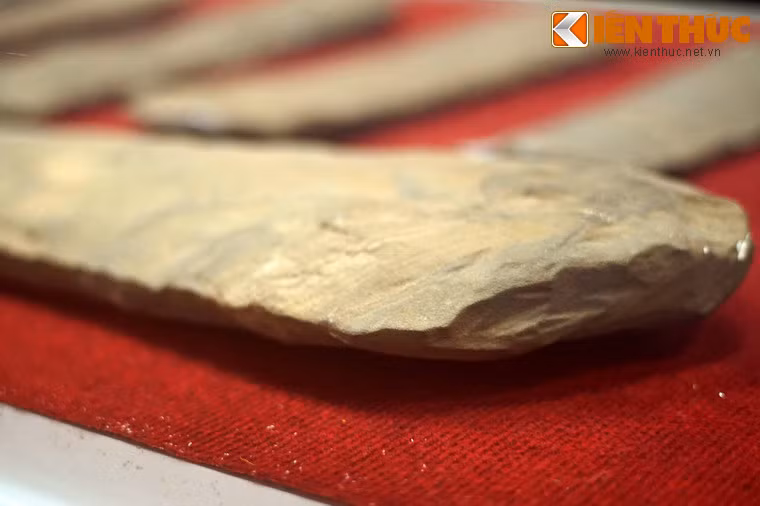 Đến những năm 1956, 1980, 1990 … nhiều bộ đàn đá tiếp tục được phát hiện tại nhiều tỉnh khu vực phía Nam như Đắc Lắc, Lâm Đồng, Khánh Hoà, Đồng Nai, Ninh Thuận, Lâm Đồng, Sông Bé, Phú Yên… với tổng số thanh đàn đá lên đến khoảng 200.