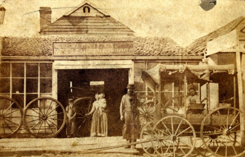 Một xưởng sửa chữa xe ngựa, khoảng năm 1870. Ảnh: Leigh McKinnon Flickr.