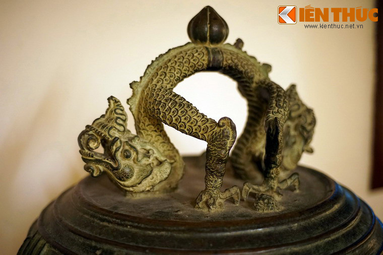 Có ý kiến cho rằng, người dân Đồ Sơn đã chủ động giấu chuông Vân Bản xuống đáy biển khi có biến và dựng lên những câu chuyện kỳ bí để bảo vệ quả chuông này. Đến khi đất nước bình yên, họ tìm lại quả chuông để đưa về chùa.