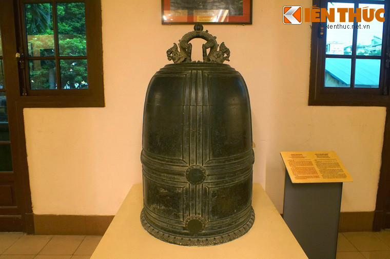 Được tìm thấy năm 1958 tại vùng biển Đồ Sơn, Hải Phòng, chuông Vân Bản là một quả chuông cổ có số phận lịch sử rất đặc biệt. Hiện vật này đang được lưu giữ tại Bảo tàng Lịch sử Quốc gia Việt Nam,