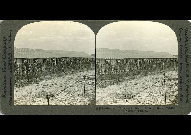 Tù binh Đức trong một khu trại sau trận Belleau Woods giữa Đức với các lực lượng Anh, Pháp, Mỹ. Ảnh: Library of Virginia.