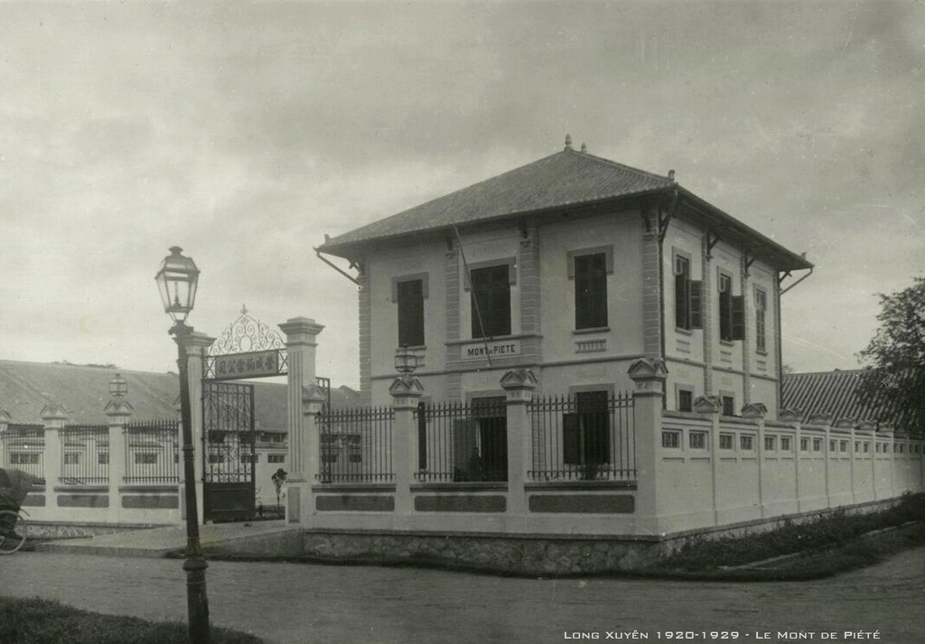 Tiệm cầm đồ do chính phủ quản lý ở Long Xuyên.