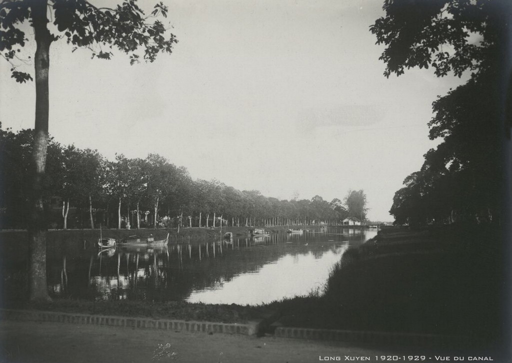 Hồ nước ở công viên bên bờ sông Hậu, nay là công viên Nguyễn Du của TP Long Xuyên.