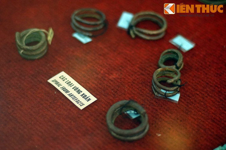 Các loại vòng xoắn dùng làm đồ trang sức.