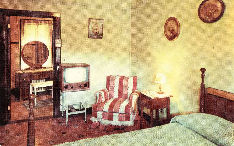 Không gian ấm cúng trong phòng khách sạn Hoppe, thị trấn Mountainside, bang New Jersey. Ảnh: Vintag.