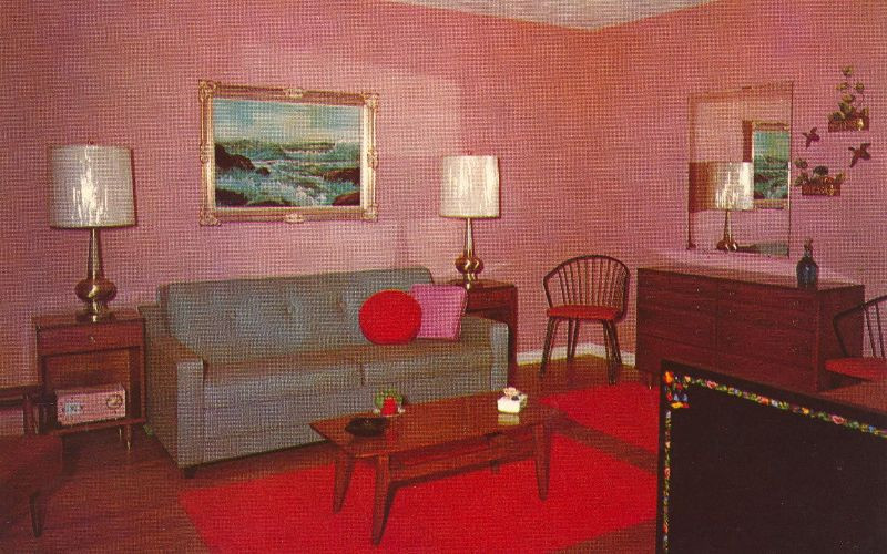 Nhà nghỉ Country Surrey bên hồ Gouldsboro, thị trấn Gouldsboro, bang Pennsylvania. Ảnh: Vintag.