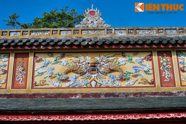 Theo các nhà nghiên cứu, trường lang ở Tử Cấm Thành Huế là một loại hình kiến trúc phụ trợ rất giàu tính thẩm mỹ, được xây dựng đồng bộ với phong cách kiến trúc truyền thống cung đình Huế thế kỷ 18-19.