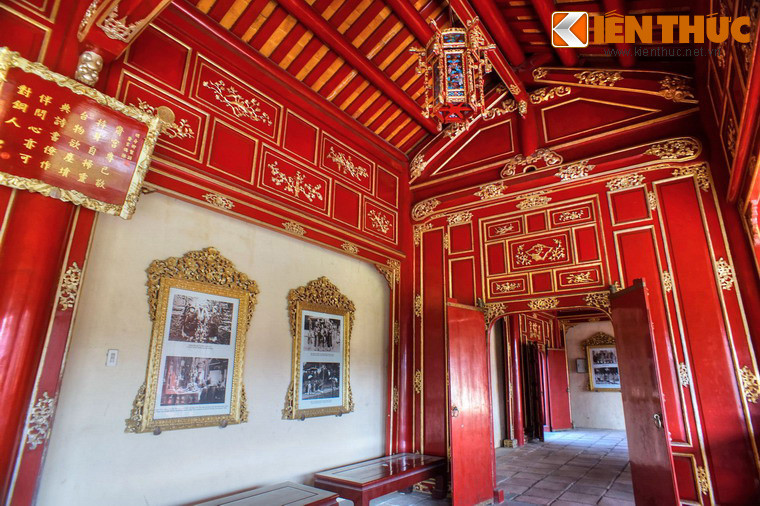 Từ đó đến nay, Dực lang 3B được dùng làm nơi trưng bày hàng trăm hình ảnh tư liệu cùng 18 bài thơ của vua Minh Mạng được phục dựng trên nền vóc sơn mài.