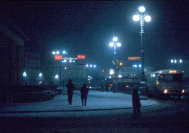 Buổi tối ở đại lộ Nevsky. Ảnh: Michael Neubert.