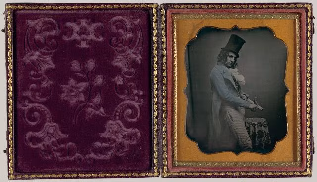 Chân dung một diễn viên sân khấu, được chụp vào khoảng năm 1850-1855.