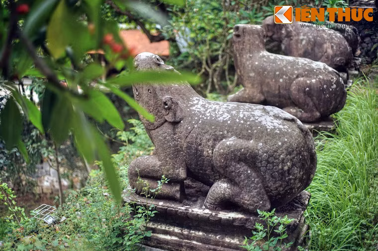 Có thể nói, hệ thống tượng linh thú đá kết hợp với nhiều tác phẩm điêu khắc đá cổ cùng thời đã tạo nên nét cổ kính, độc đáo hiếm có của chùa Phật Tích, ngôi chùa đã được công nhận là Di tích quốc gia đặc biệt của Việt Nam.