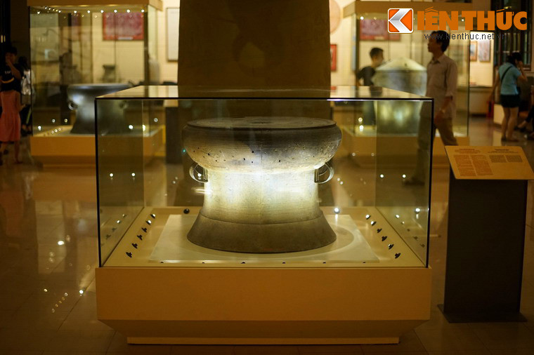 Trong các trống đồng Đông Sơn đang được lưu giữ ở Việt Nam, trống đồng Hoàng Hạ được coi là chiếc trống "Á hậu", với vẻ đẹp chỉ đứng sau trống đồng Ngọc Lũ. Hiện trống được trưng bày tại Bảo tàng Lịch sử Quốc gia ở Hà Nội.