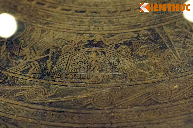 Bên cạnh đó, trống Hoàng Hạ còn giúp các nhà sử học dựng được bức tranh lịch sử của thủ đô Hà Nội cách đây hơn 2.000 năm, khi vùng đất trũng bốn huyện ngoại thành bắt đầu được khai hoang, định hình nên những vùng dân cư cổ của thủ đô...