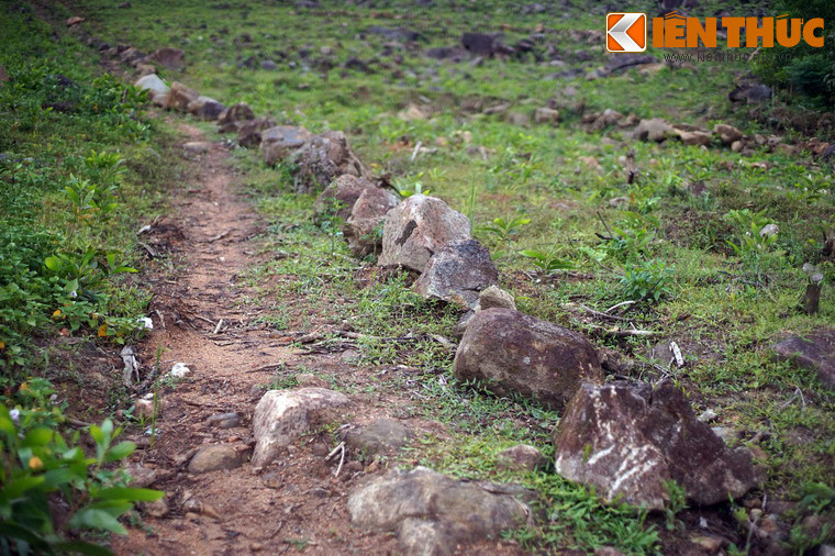 Kết quả các cuộc khai quật ở làng Thiên Xuân cho thấy có khả năng làng hình thành từ những cư dân gốc xứ Thanh Nghệ đến đây khẩn hoang vào thế kỷ 15, dưới triều đại Hồ Quý Ly.